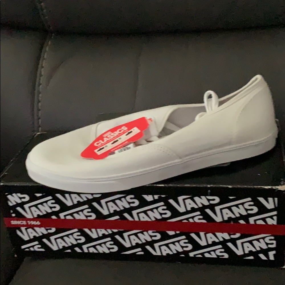 Plain white vans - Brand New - MEN 8.5 WOMEN 10